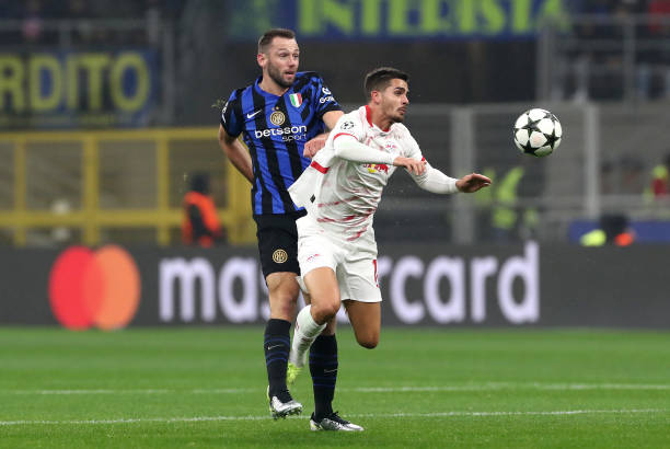 尤其是接近 尤其是接近