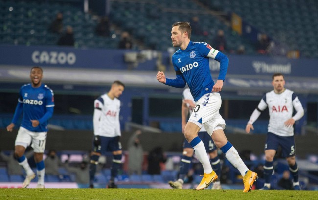 且已经在队 且已经在队